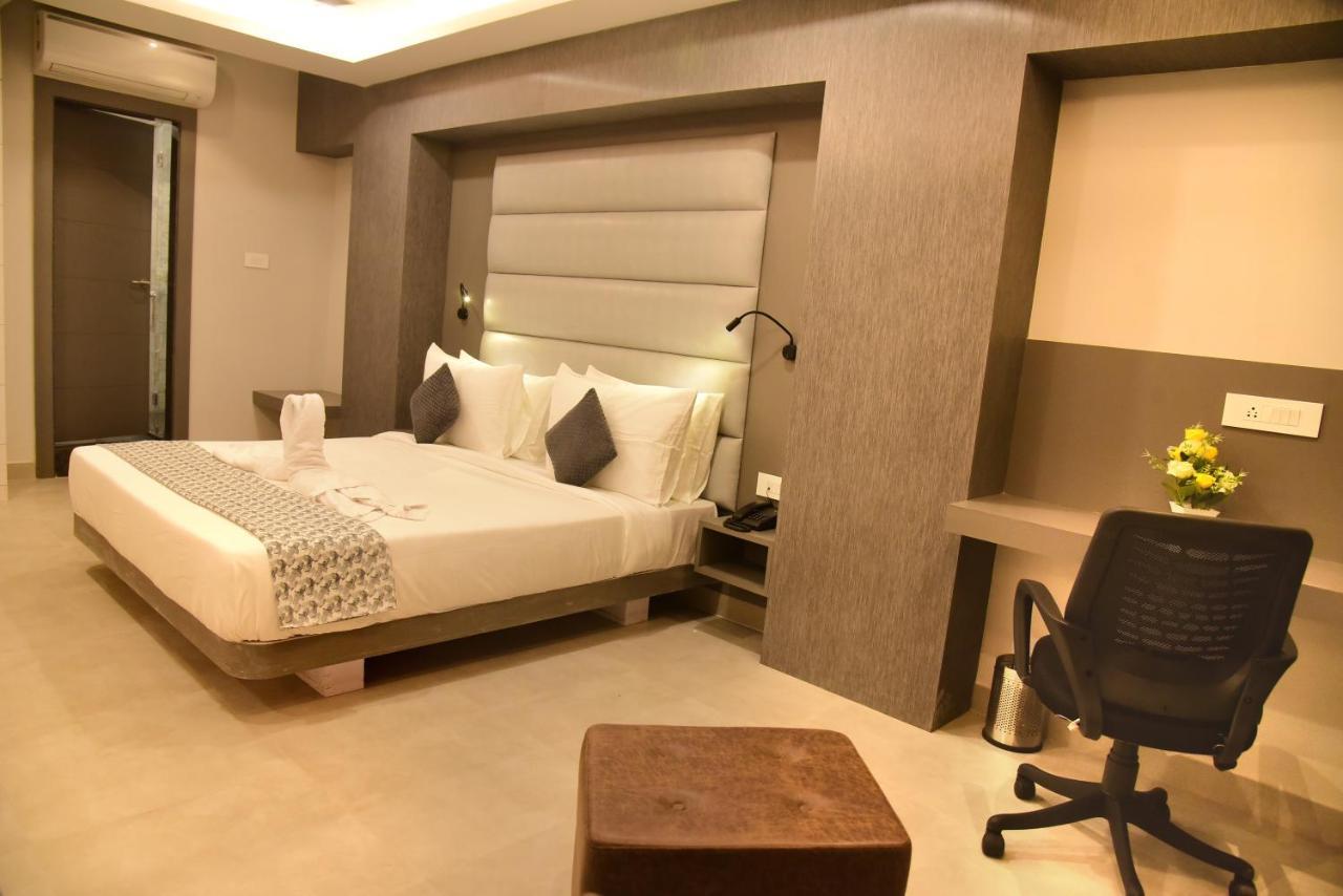 Hotel Rishiraj, Nagaon Nagaon  Екстериор снимка