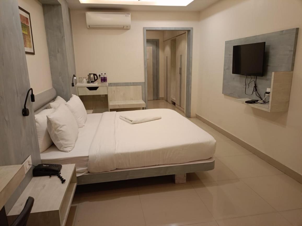 Hotel Rishiraj, Nagaon Nagaon  Екстериор снимка