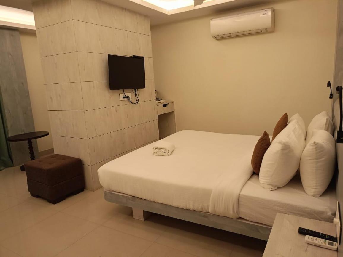 Hotel Rishiraj, Nagaon Nagaon  Екстериор снимка