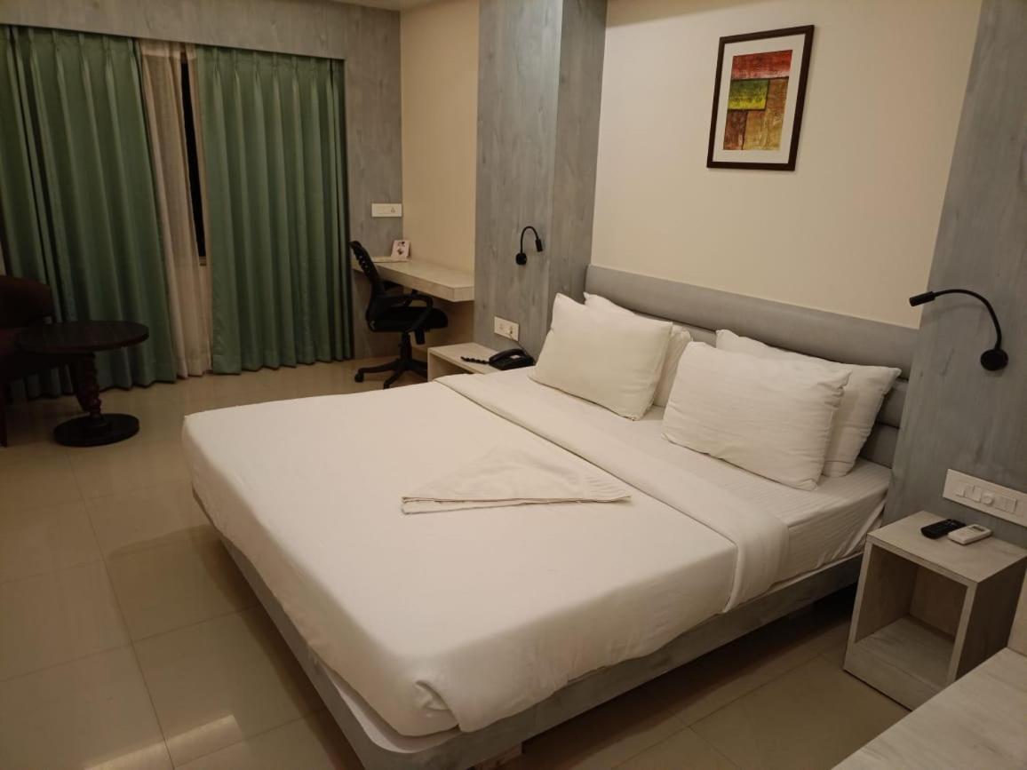 Hotel Rishiraj, Nagaon Nagaon  Екстериор снимка