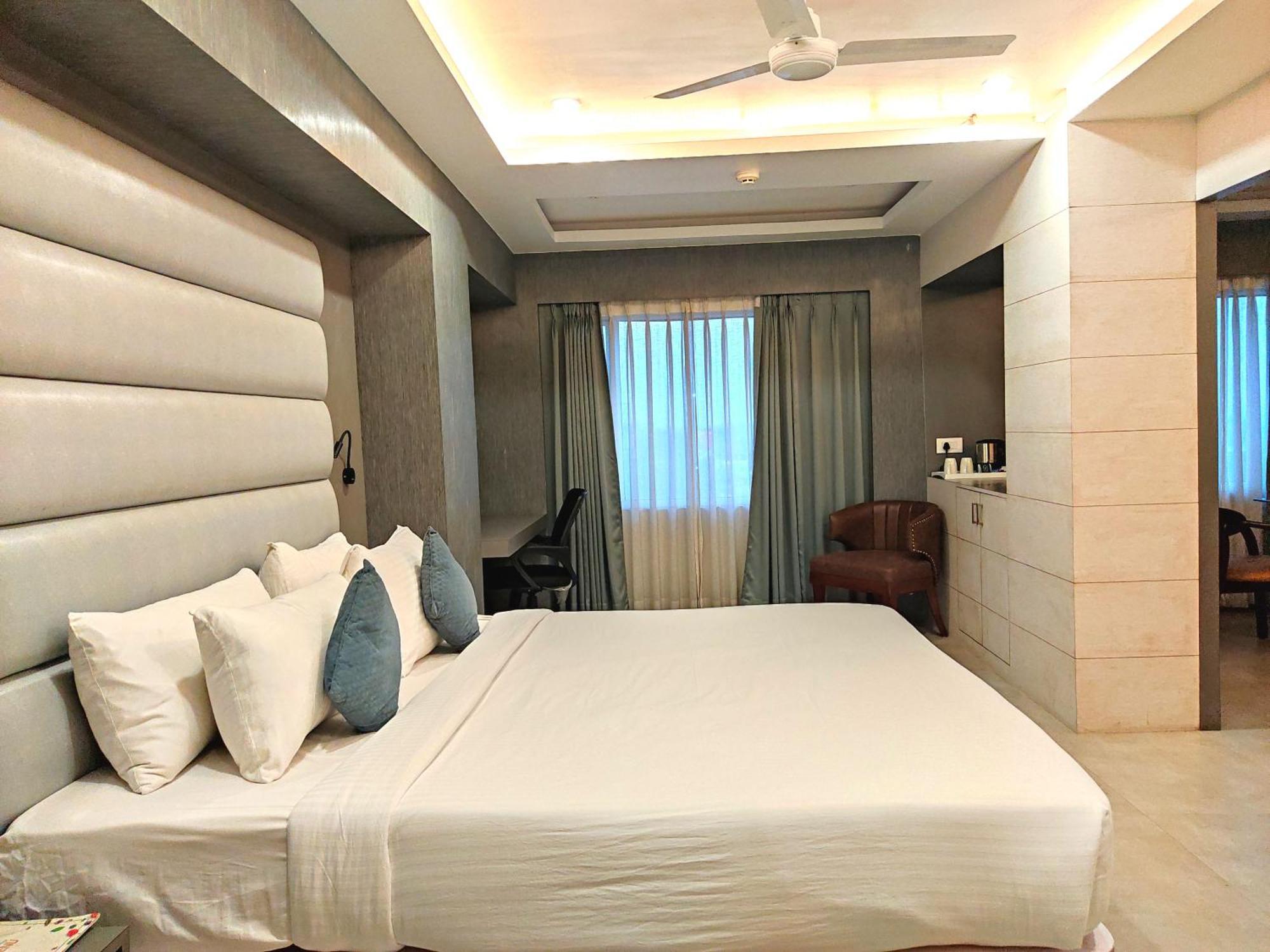 Hotel Rishiraj, Nagaon Nagaon  Екстериор снимка